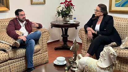 Xiomara Castro, presidenta electa de Honduras, y Jorge Cálix, este martes en Tegucigalpa.