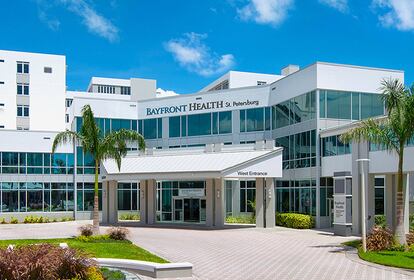 El centro hospitalario Bayfront Health St. Petersburg, en Florida (EE UU).
