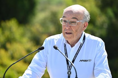 Carmelo Ezpeleta, en una ponencia. Imagen cedida por Dorna Sports.