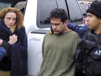 Florence Cassez e Israel Vallarta, en el momento de su arresto en 2005. 