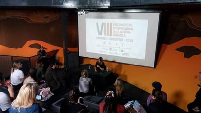 Encuentro con lectores de Eliva Sastre en el Congreso de la Lengua de Córdoba.