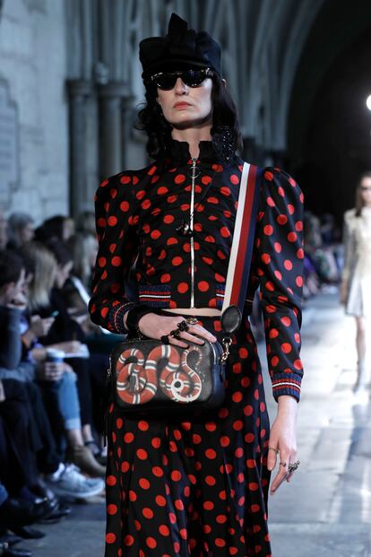 Gucci Cruise 2017 &#8211; Runway