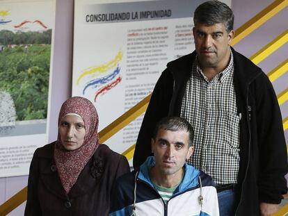 De izquierda a derecha, Ahlam Albeshar, Ahmed y Thamer Alwaka, refugiados sirios acogidos por el Ayuntamiento de Rivas-Vaciamadrid. 