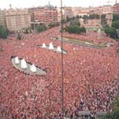 La plaza de Colón, en Madrid, totalmente desbordada por la avalancha de manifestantes