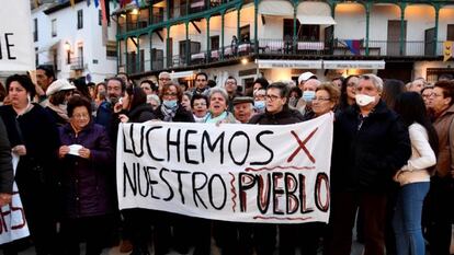 Manifestación en la plaza de Chinchón contra la planta de compostaje.