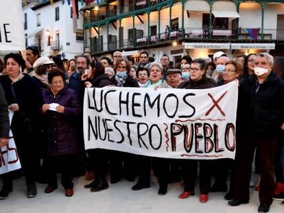 Manifestación en la plaza de Chinchón contra la planta de compostaje.