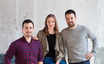 De izquierda a derecha Joan Miralles, Mireia Trepat y Miquel Antolín.