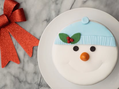 Pastel de muñeco de nieve con chocolate mexicano