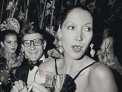 Yves Saint Laurent, con su musa Marina Schiano.