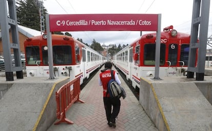 Andén del tren de la línea C-9 de Cercanías.