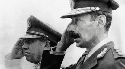 Videla (en primer plano) y Pinochet, en Chile en 1978.