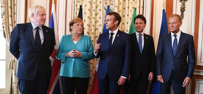 De izquierda a derecha, el primer ministro del Reino Unido, Boris Johnson; la canciller alemana, Angela Merkel; el presidente de Francia, Emmanuel Macron; el primer ministro de Italia,  Giuseppe Conte; y el presidente del Consejo Europeo Donald Tusk; en la cumbre del G-7 celebrada en Biarritz (Francia).