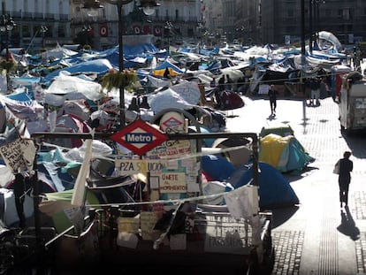 Acampada del 15-M en la Puerta del Sol de Madrid, en 2011.