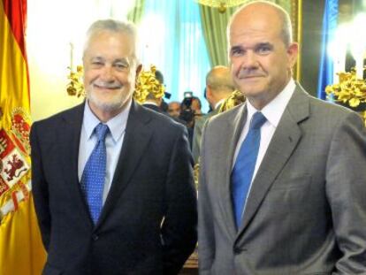 Los expresidentes de la Junta andaluza José Antonio Griñán y Manuel Chaves, en 2011.