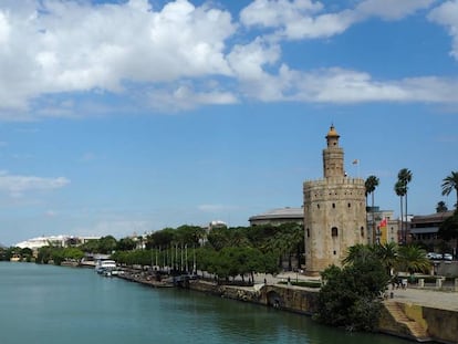 El río Guadalquivir a su paso por la ciudad.