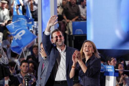 Mariano Rajoy y Dolores de Cospedal, en el mitin de Toledo.