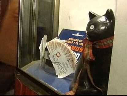 Unos ladrones asaltan la administración de loteria Gatonegro de Barcelona