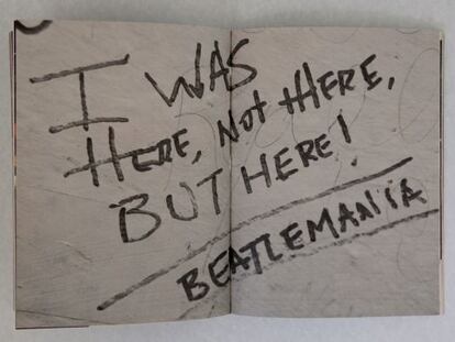 'Beatlemania', un pequeño graffiti en la pared exterior de los Abbey Road Studios.