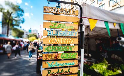 Un puesto de productos orgánicos en el 'greenmarket' de Union square, en Nueva York.