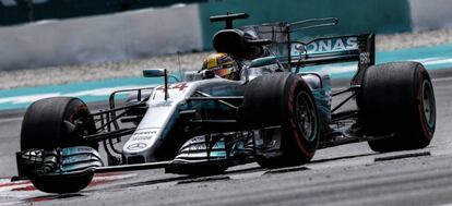 Hamilton durante la clasificación.