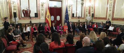 Participantes en el acto del Congreso de los Diputados en el D&iacute;a Internacional de la Mujer.