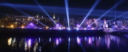 Vista del acto de inauguraci&oacute;n de la Capitalidad Cultural Europea San Sebasti&aacute;n 2016 en el puente de Mar&iacute;a Cristina.