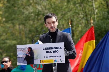 El ministro de Derechos Sociales, Consumo y Agenda 2030, Pablo Bustinduy, este lunes durante el acto para conmemorar el Día Internacional del Pueblo Gitano en Madrid.