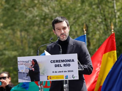 El ministro de Derechos Sociales, Consumo y Agenda 2030, Pablo Bustinduy, este lunes durante el acto para conmemorar el Día Internacional del Pueblo Gitano en Madrid.
