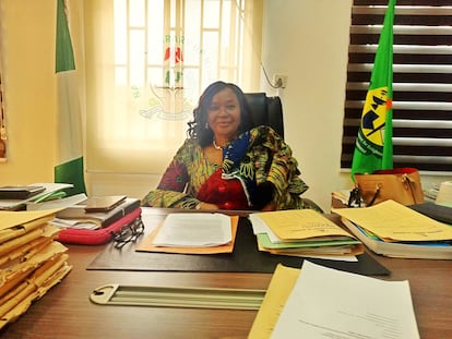 Chinwe Anunobi, en su despacho en la Biblioteca Nacional de Nigeria, en Abuya, en septiembre.