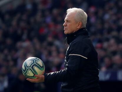 Javier Aguirre durante un partido del Leganés.