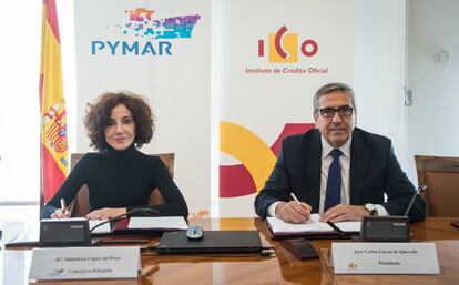 La Consejera Delegada de PYMAR, Almudena López y el Presidente del ICO, José Carlos García de Quevedo, durante la firma del convenio.