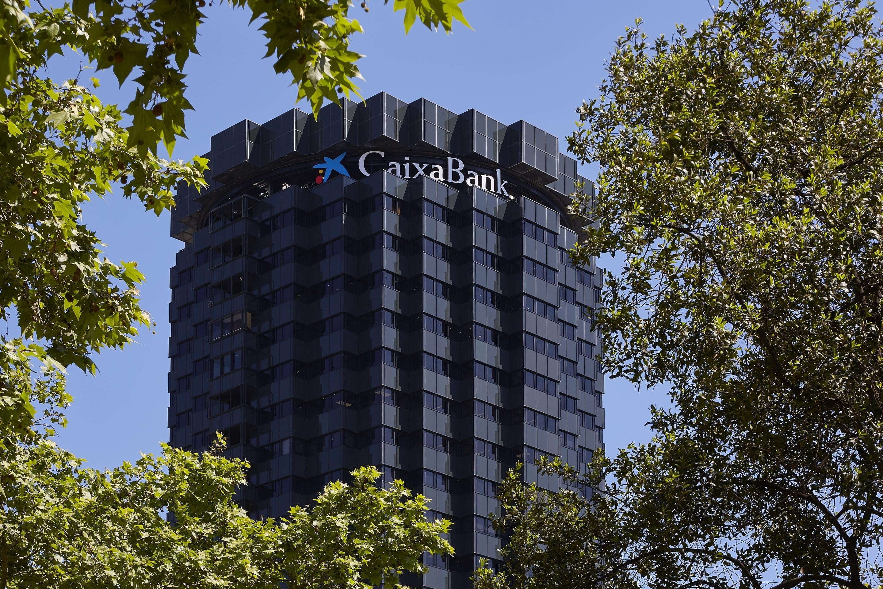 El Estado cobra 3.400 millones de euros en dividendos de Bankia y CaixaBank desde el rescate