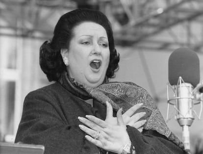 Montserrat Caballé, durante una actuación en Barlín (Alemania), en 1993. De su voz se ha destacado que era plena, potente y bella, que estaba dotada de tersura, nitidez, pureza o suavidad, y que su timbre era iridiscente y tornasolado.