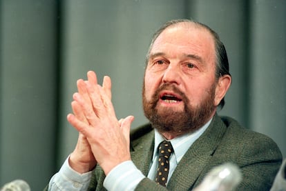 George Blake en una conferencia en Moscú en 1992. 