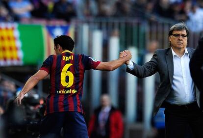 El Tata Martino felicita a Xavi