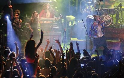 Un momento del concierto de Crystal Fighters, ayer en la sala But.