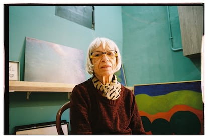 Mari Chordà en su estudio, fotografiada en 2023.