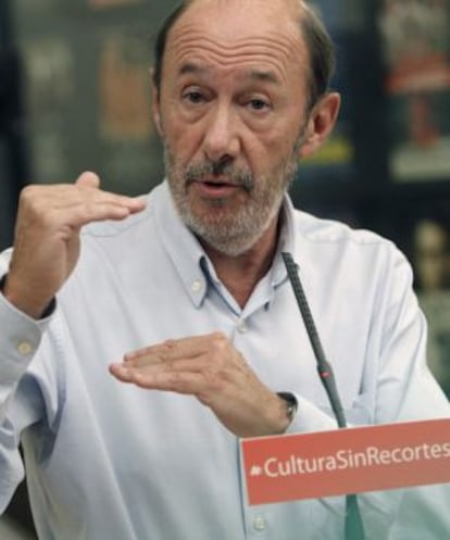 Alfredo Pérez Rubalcaba, en la presentación de la campaña contra los recortes en cultura.