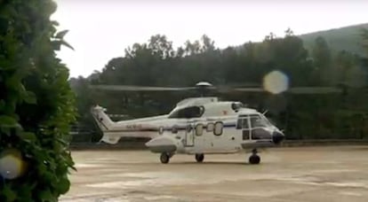 An Air Force helicopter landed at the Valley of the Fallen at 11am.