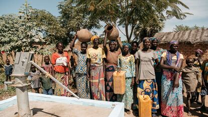 Un pozo, construido con apoyo de la empresa Auara, dará agua segura a los habitantes de esta comunidad en Chad.