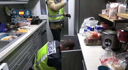 Registros de la Policía Nacional en la operación que ha desarticulado la organización en Palma.