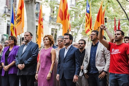 El presidente de ERC, Oriol Junqueras, encabeza la ofrenda floral de su partido al monumento a Rafael Casanova.