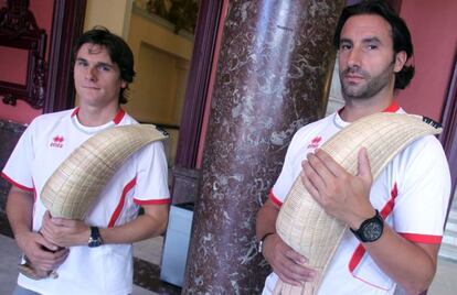 Los cestapuntistas Diego Beaskoetxea (a la izquierda) y Eric Irastorza, ayer en Bilbao.