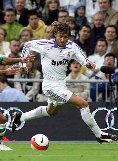 Heinze, en el Bernabéu contra el Betis.