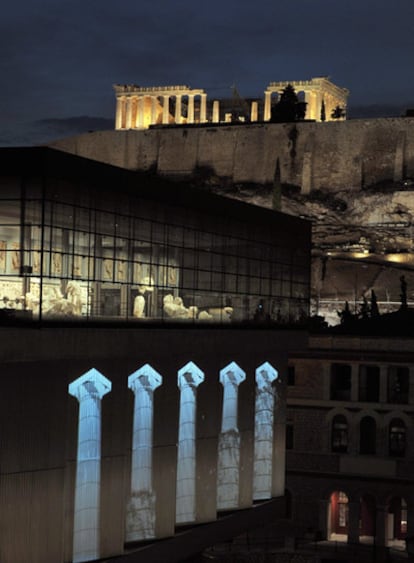 Vista del nuevo Museo de la Acrópolis de Atenas, obra del arquitecto Bernard Tschumi.