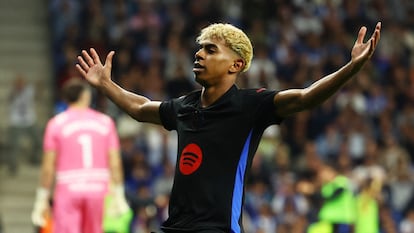 Lamine Yamal celebra su gol este jueves ante el Espanyol.