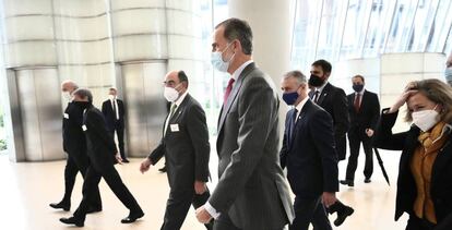 El Rey Felipe VI con Galán, Urkullu y Calviño en Bilbao.