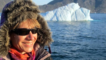 La periodista científica Rosa M. Tristán, durante un viaje a Groenlandia en 2013.
