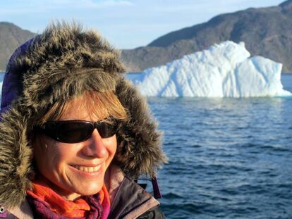 La periodista científica Rosa M. Tristán, durante un viaje a Groenlandia en 2013.
