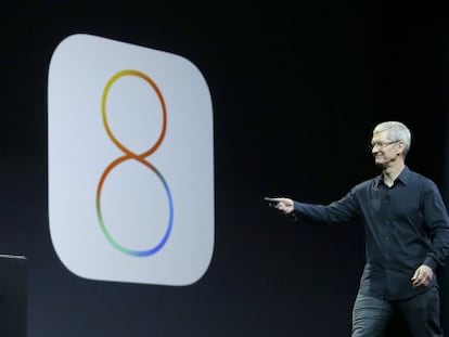El consejero delegado de Apple, Tim Cook, durante la presentaci&oacute;n del pol&eacute;mico iOS 8.